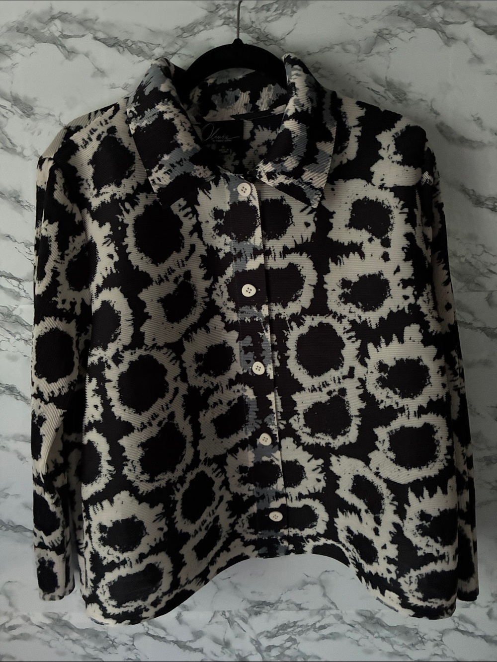Olivia by Habitst XL Black/ White Button-Up Blouse
